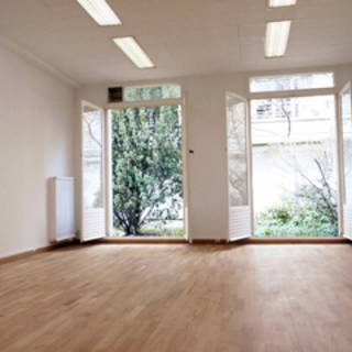 Bureau privé 12 m² 3 postes Coworking Rue des Grands Champs Paris 75020 - photo 3